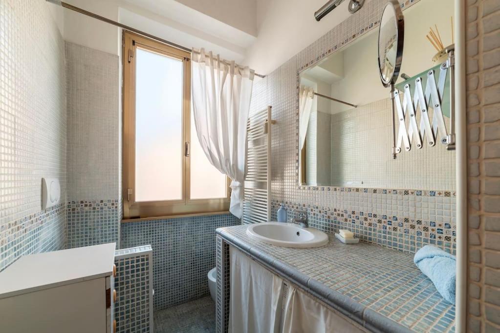 Elegante Appartamento Centrale Rome Extérieur photo