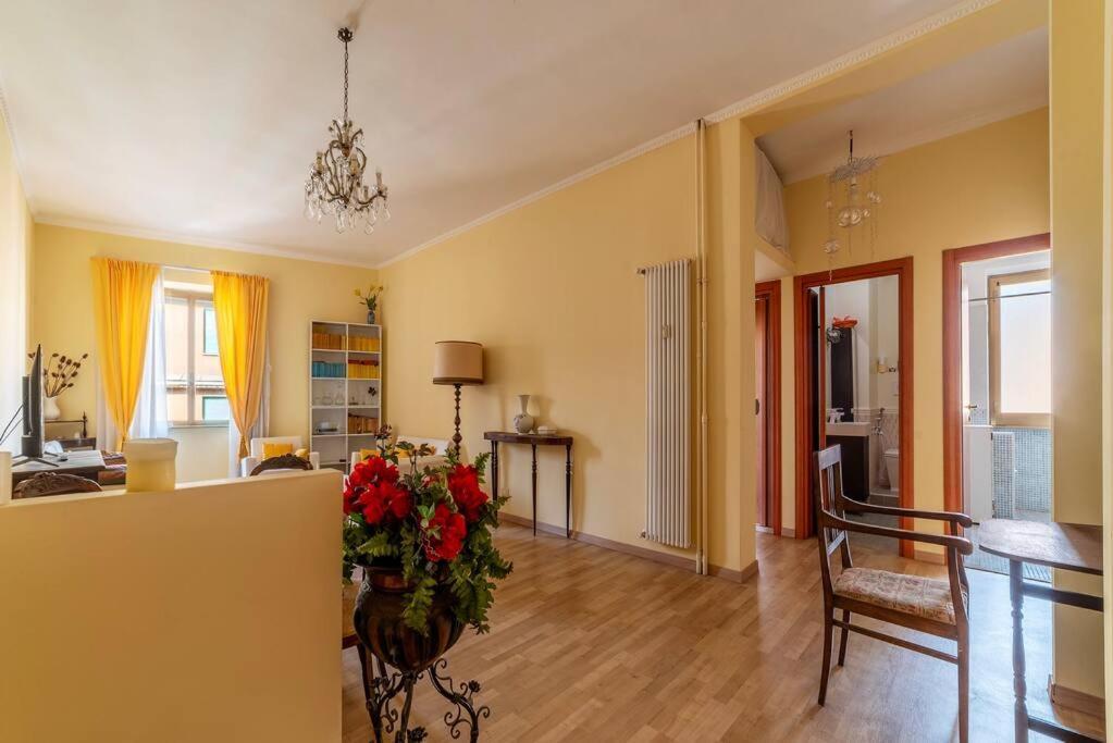 Elegante Appartamento Centrale Rome Extérieur photo